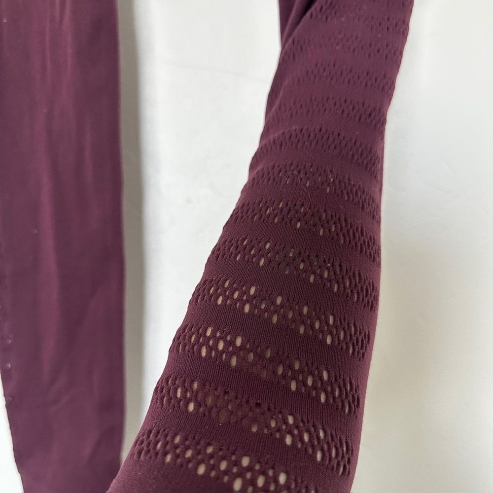 Lululemon Reveal 7/8 Tight Stripes 25" Dark Adobe Burgundy W5AF9S Size 6 - Picture 4 of 6